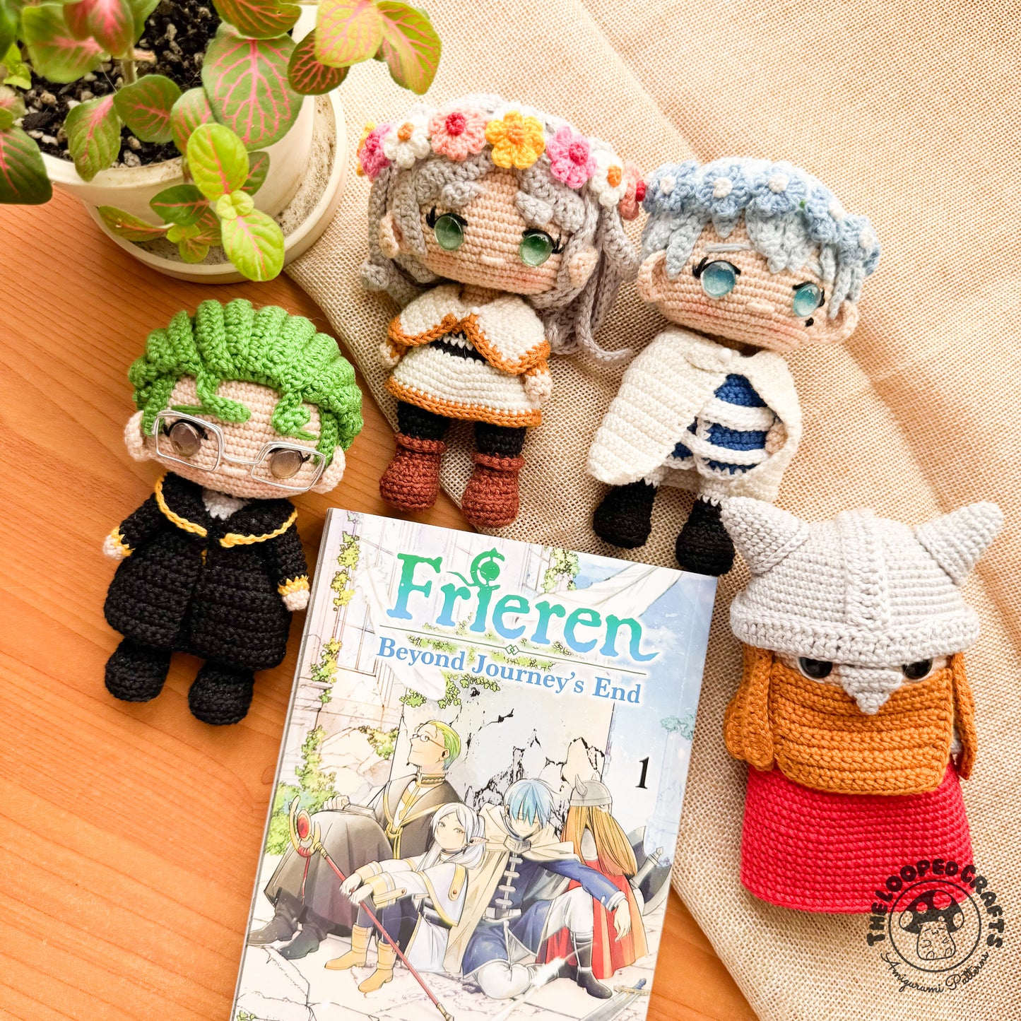 Mini Amigurumi Crochet The Hero and Elf Mage Party