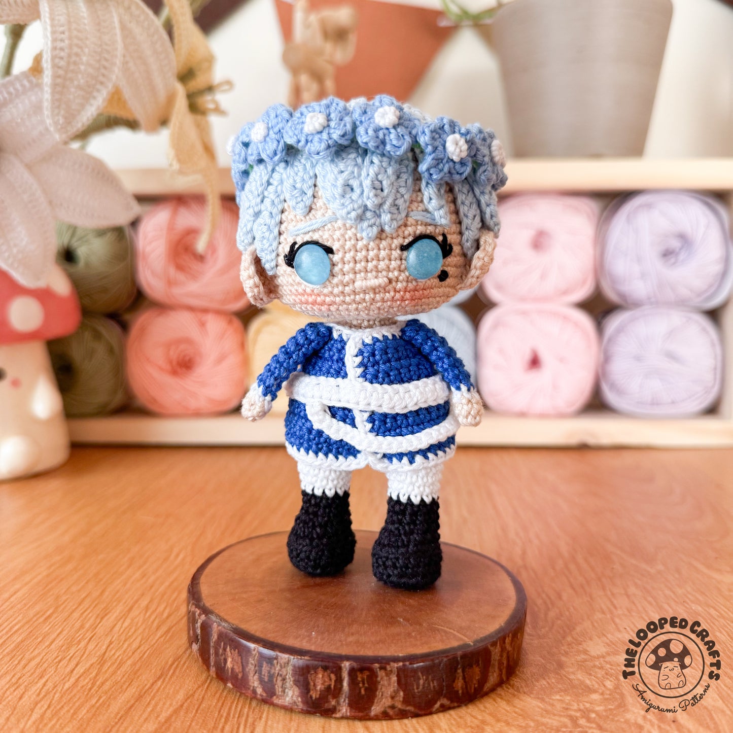 Mini Amigurumi Crochet The Hero and Elf Mage